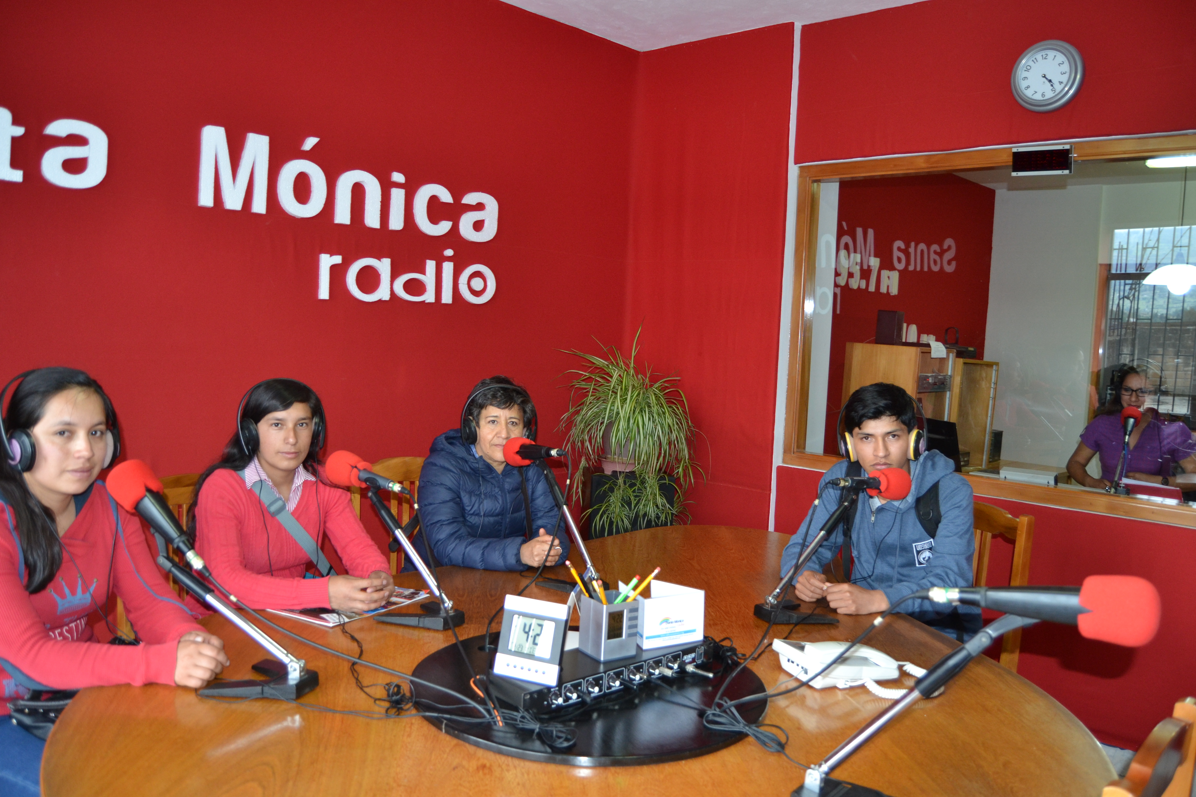 para justificar paleta hasta ahora Santa Mónica Radio presenta nuevos programas para el 2017 - Agustinos  Recoletos